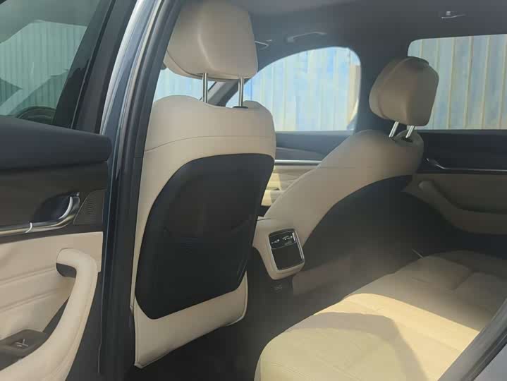 Geely Monjaro 2026 2026款 东方曜 2.0TD 自动霄汉版