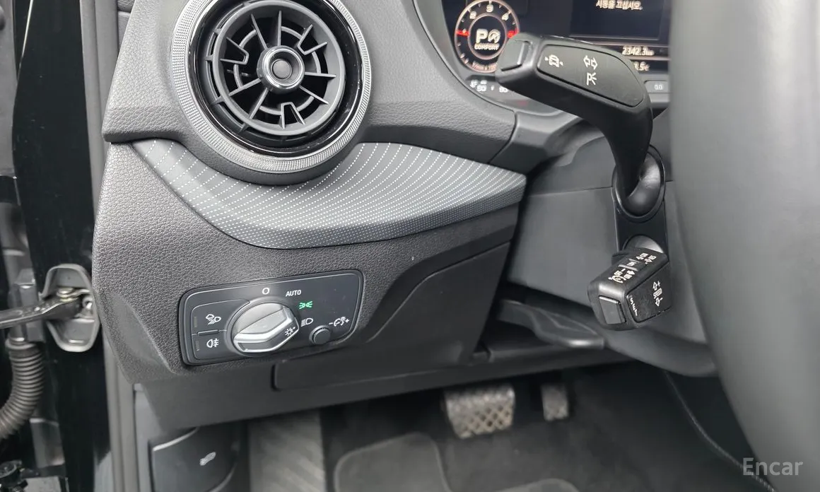 Audi Q2 2017 35 TDI Premium