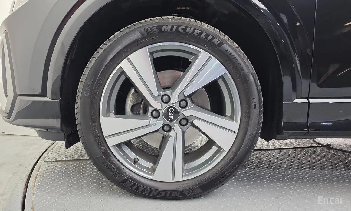 Audi Q2 2017 35 TDI Premium