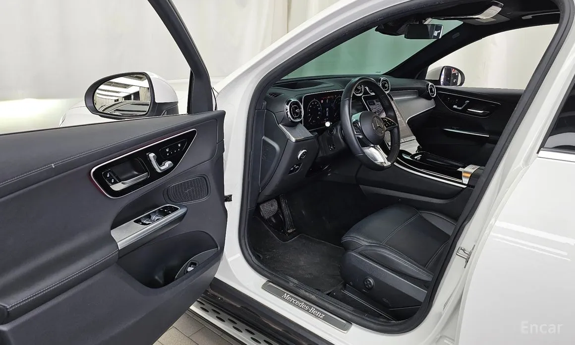 Mercedes-Benz GLC-Class 2023 GLC220 d 4MATIC