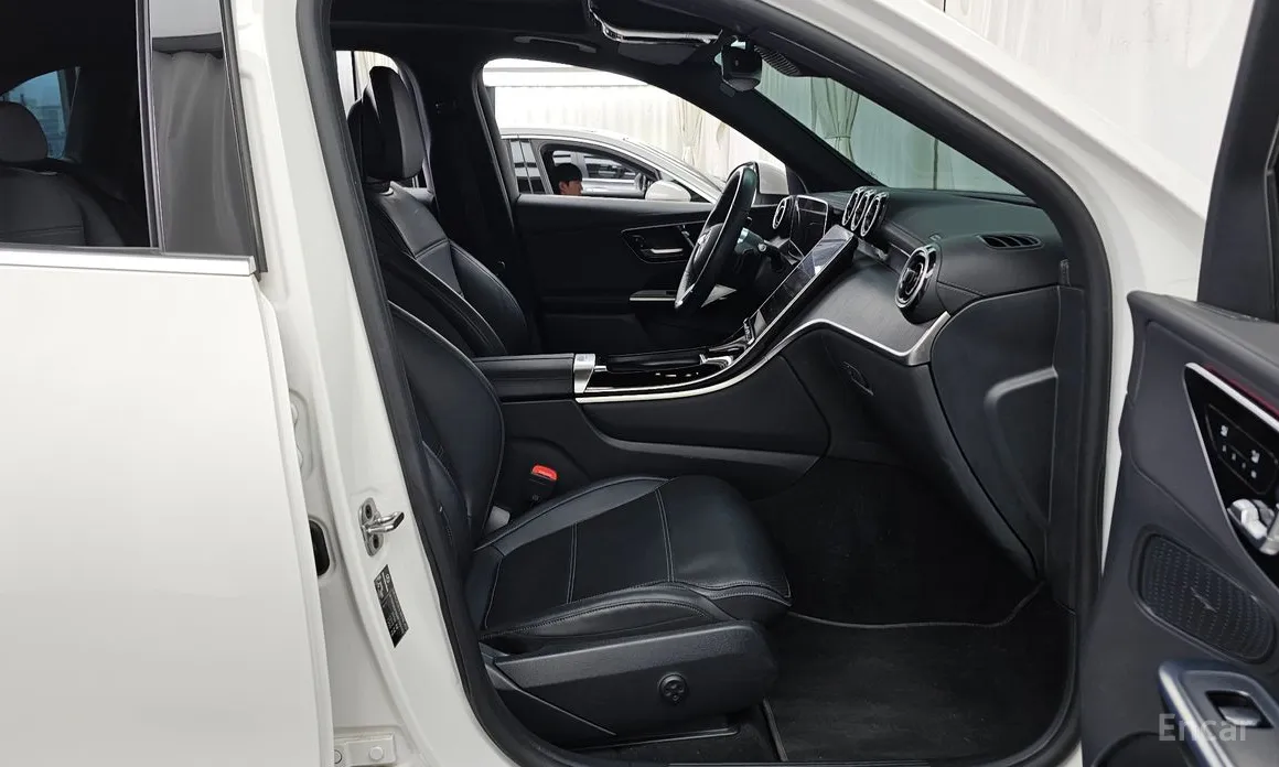 Mercedes-Benz GLC-Class 2023 GLC220 d 4MATIC