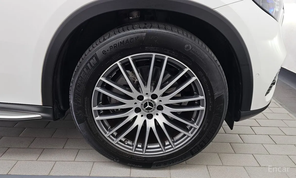 Mercedes-Benz GLC-Class 2023 GLC220 d 4MATIC