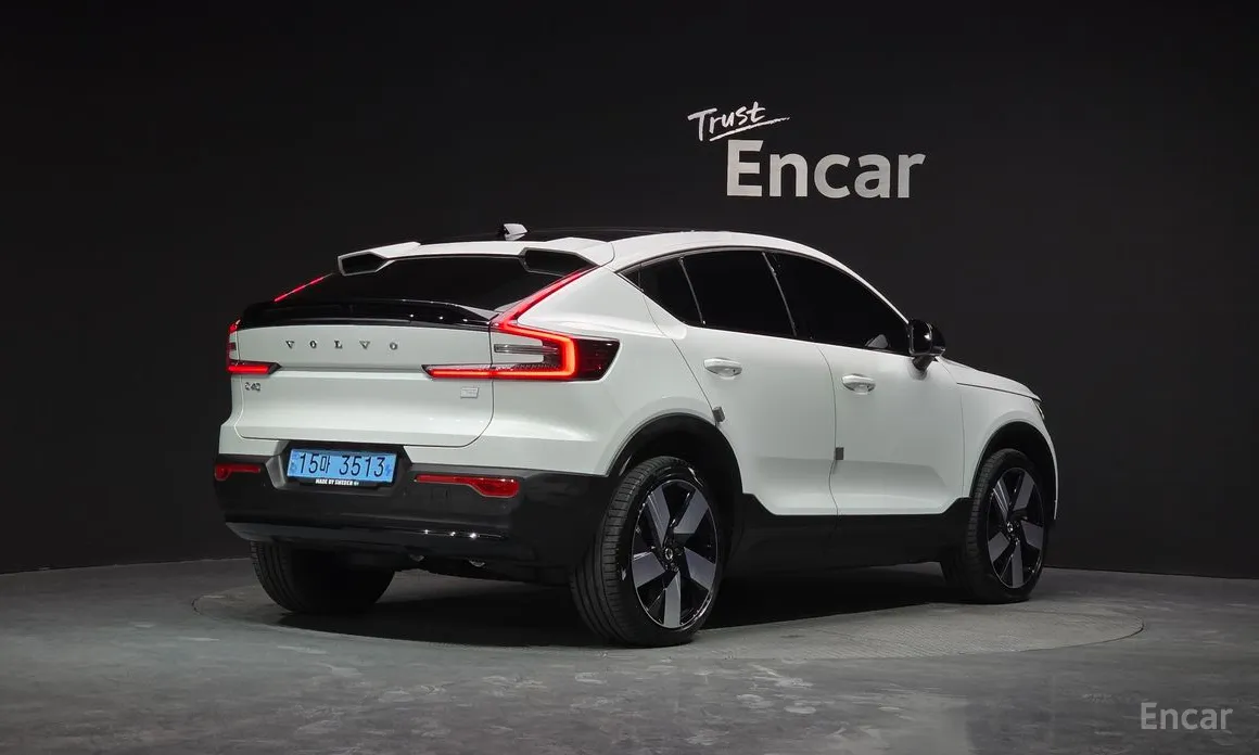2022 Volvo C40