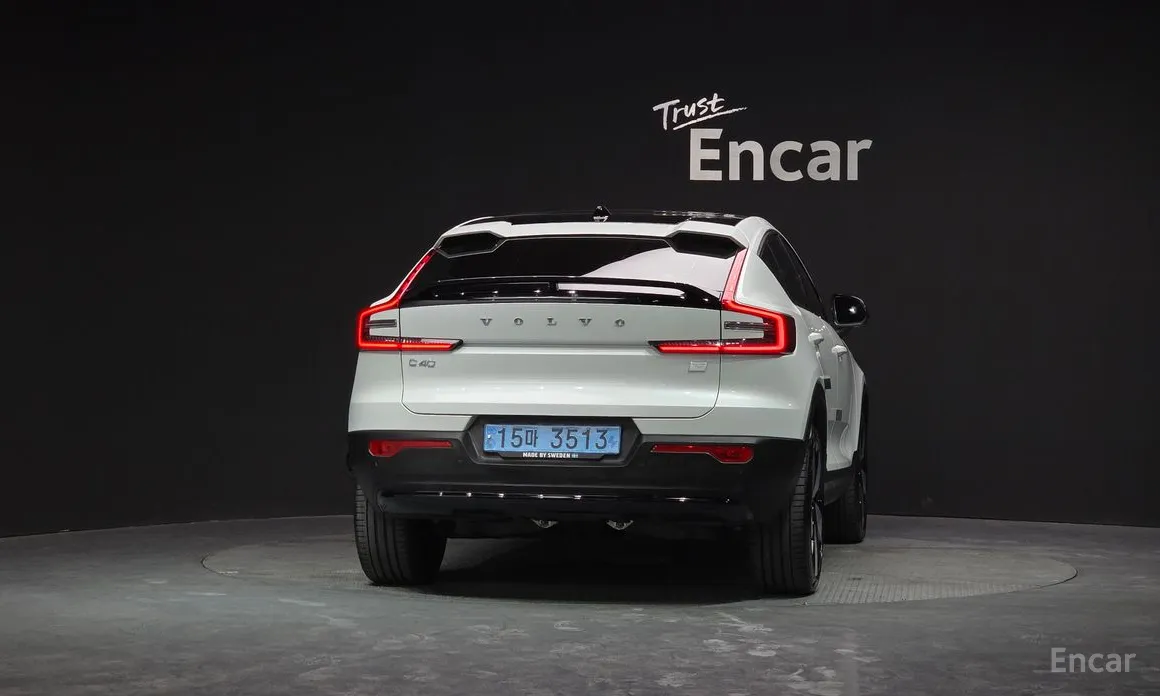 2022 Volvo C40