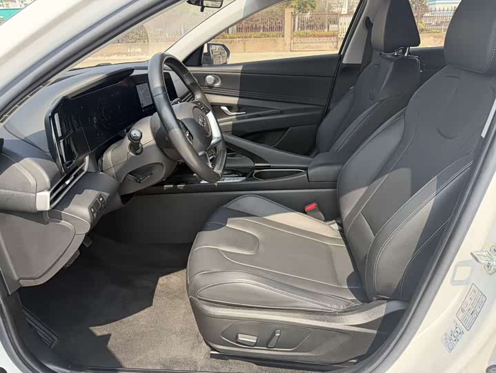 Фото 7 - Hyundai Elantra N line