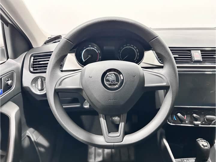 Skoda Rapid Spaceback 2020 2020款 1.5L 自动标准版