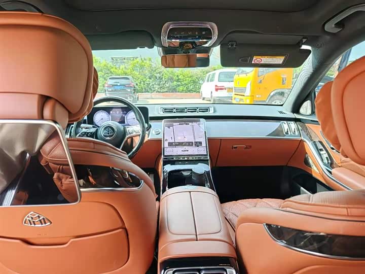 Zdjęcie 9 - Mercedes-Benz Maybach S-Class