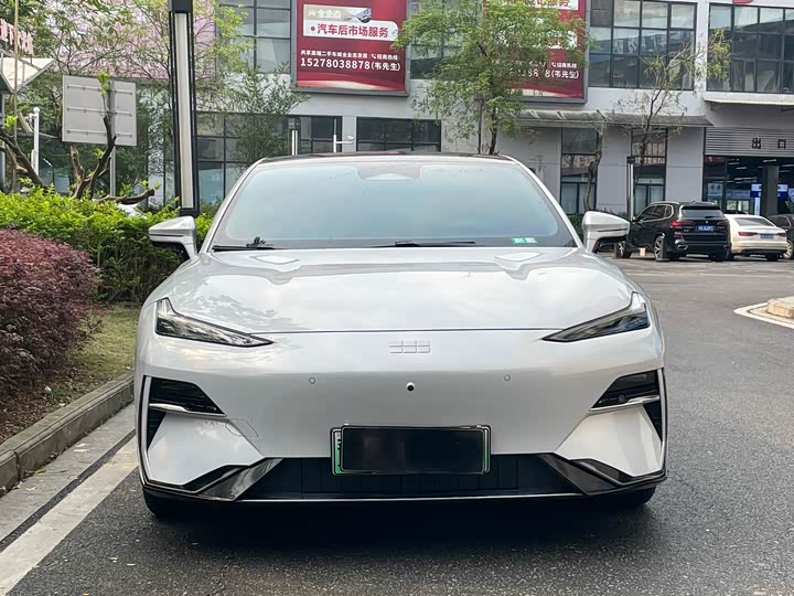 Geely Galaxy E8 2025 2025款 700km 远航智驾版