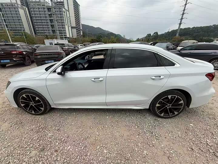 Audi A3 2026 2026款 A3L Limousine 35TFSI 飞驰尊享型