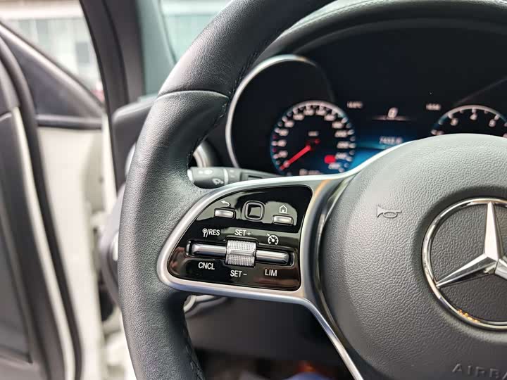 Zdjęcie 9 - Mercedes-Benz GLC-Class