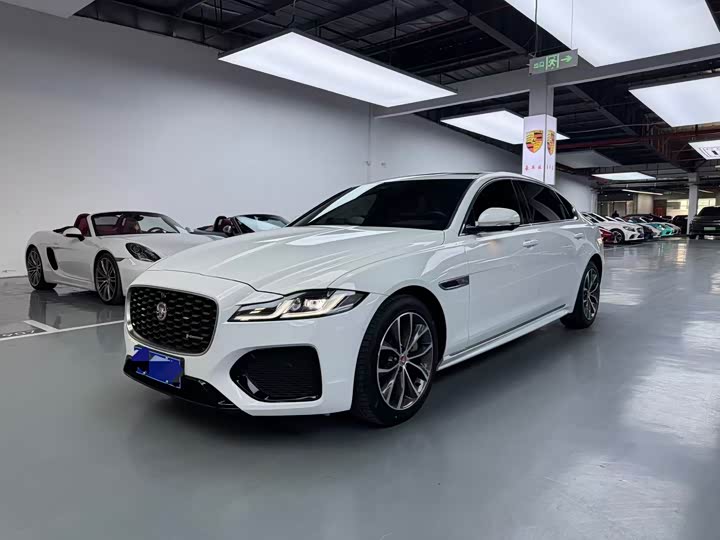 Фото 1 - Jaguar XF L