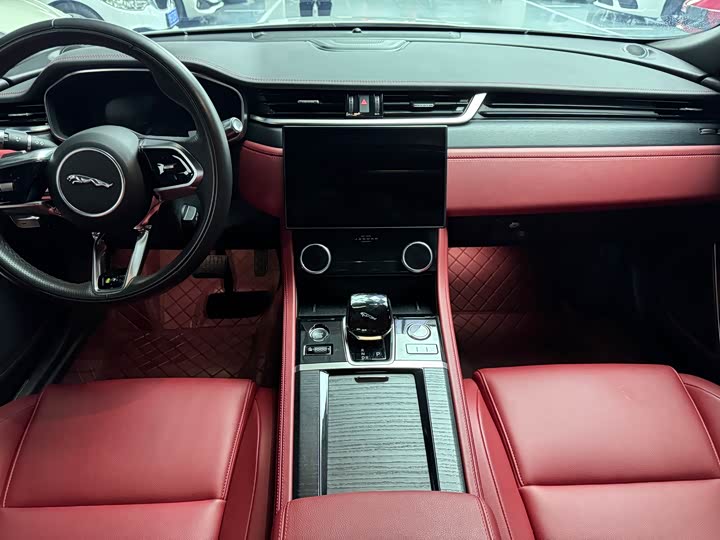 Фото 9 - Jaguar XF L