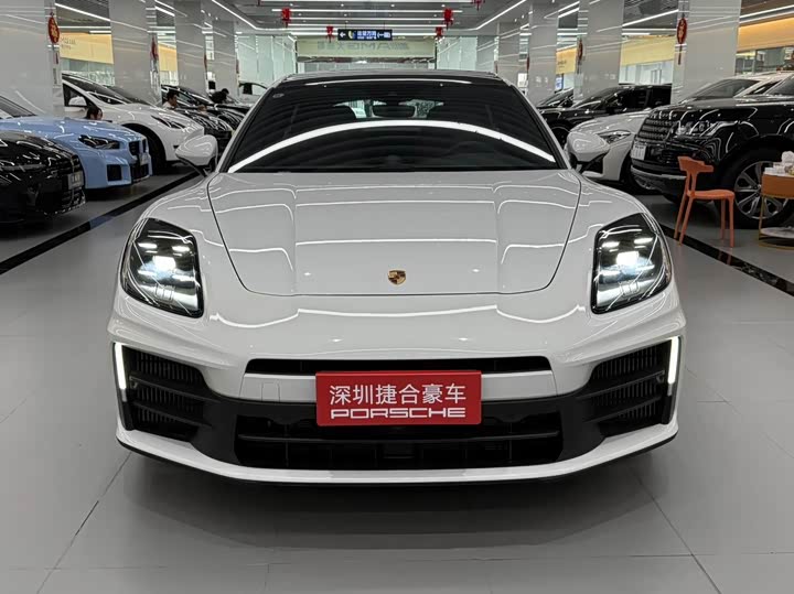 Фото 2 - Porsche Panamera