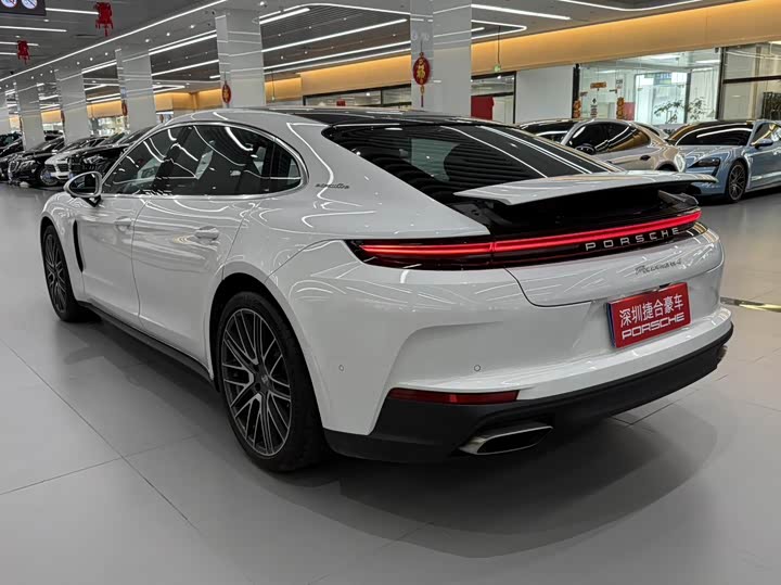 Фото 4 - Porsche Panamera