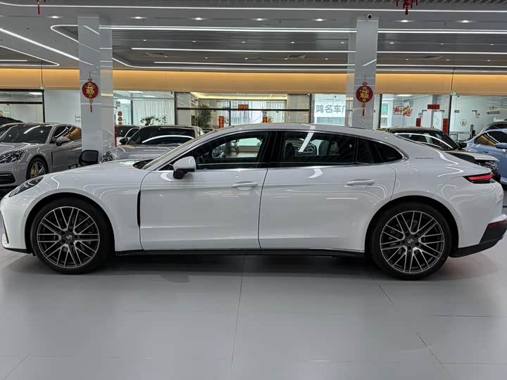 Фото 7 - Porsche Panamera