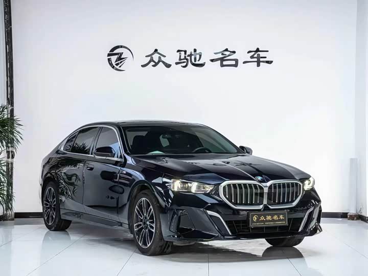 Фото 3 - BMW 5 Series