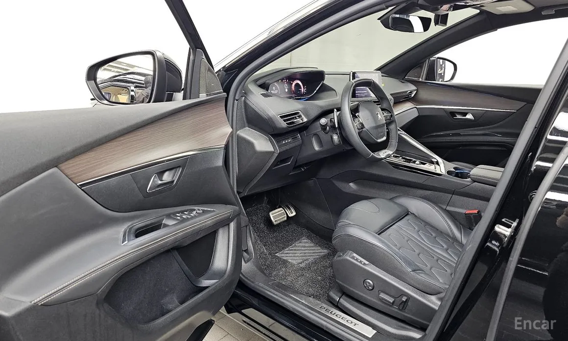 Фото 10 - Peugeot 5008