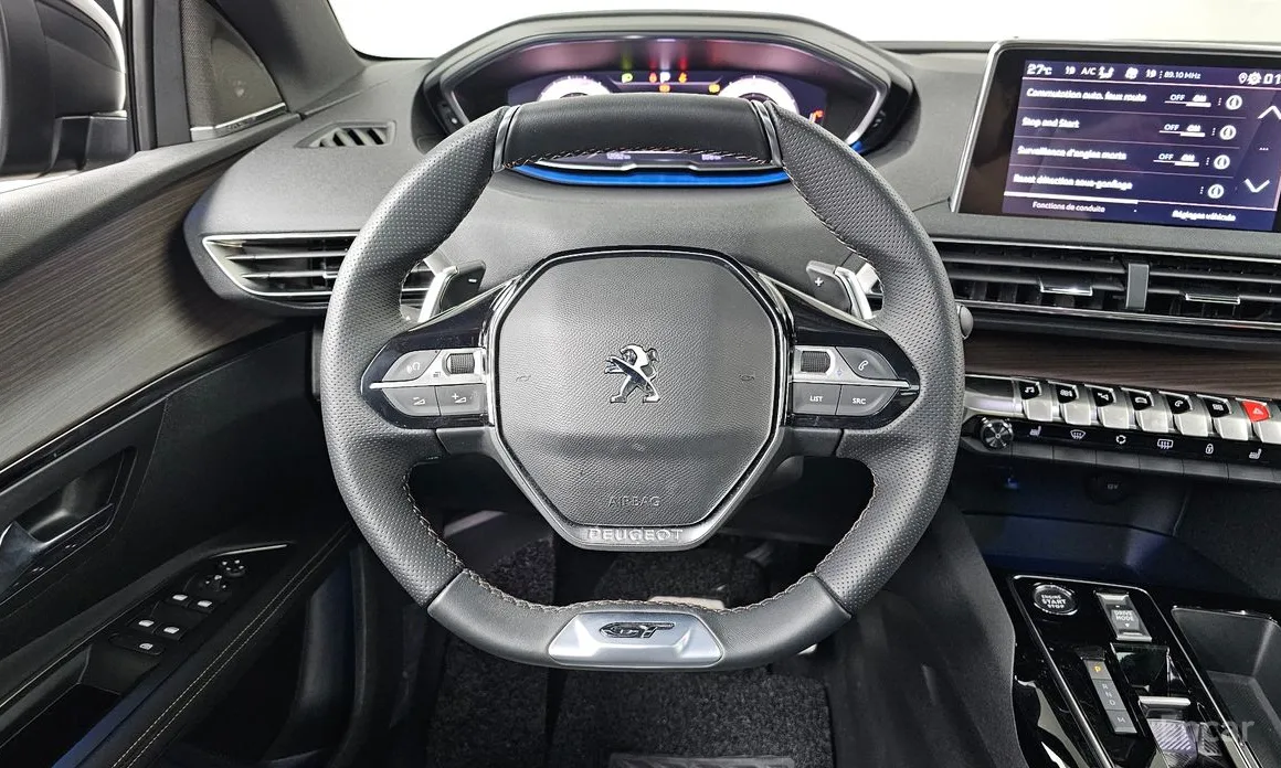 Фото 13 - Peugeot 5008