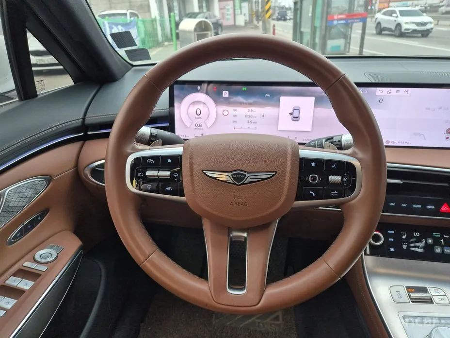 Фото 6 - Genesis GV70