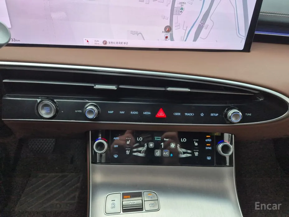 Фото 9 - Genesis GV70