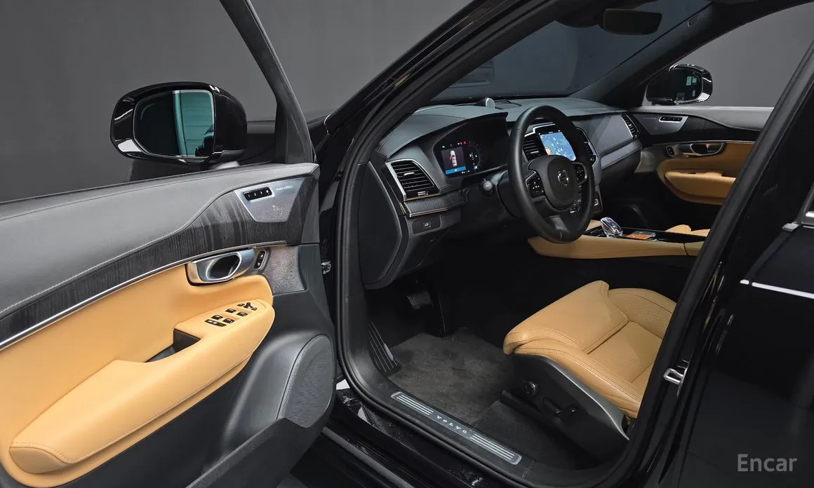 Фото 10 - Volvo XC90