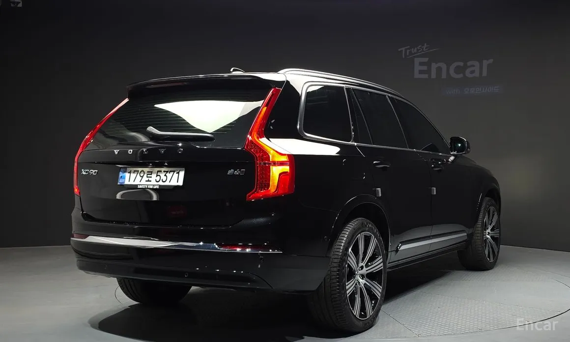 Фото 2 - Volvo XC90
