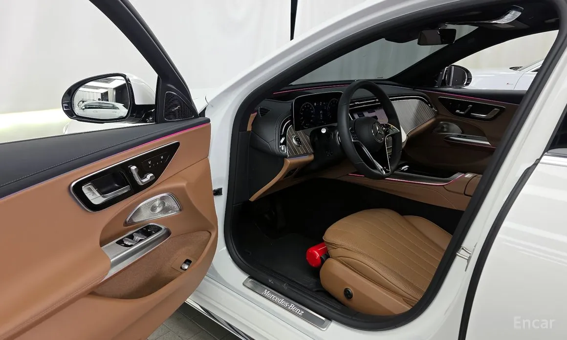 Mercedes-Benz E-Class 2024 E300 4MATIC Exclusive