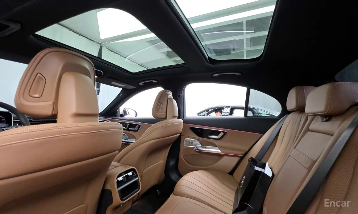 Mercedes-Benz E-Class 2024 E300 4MATIC Exclusive