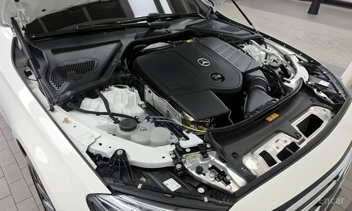 Mercedes-Benz E-Class 2024 E300 4MATIC Exclusive