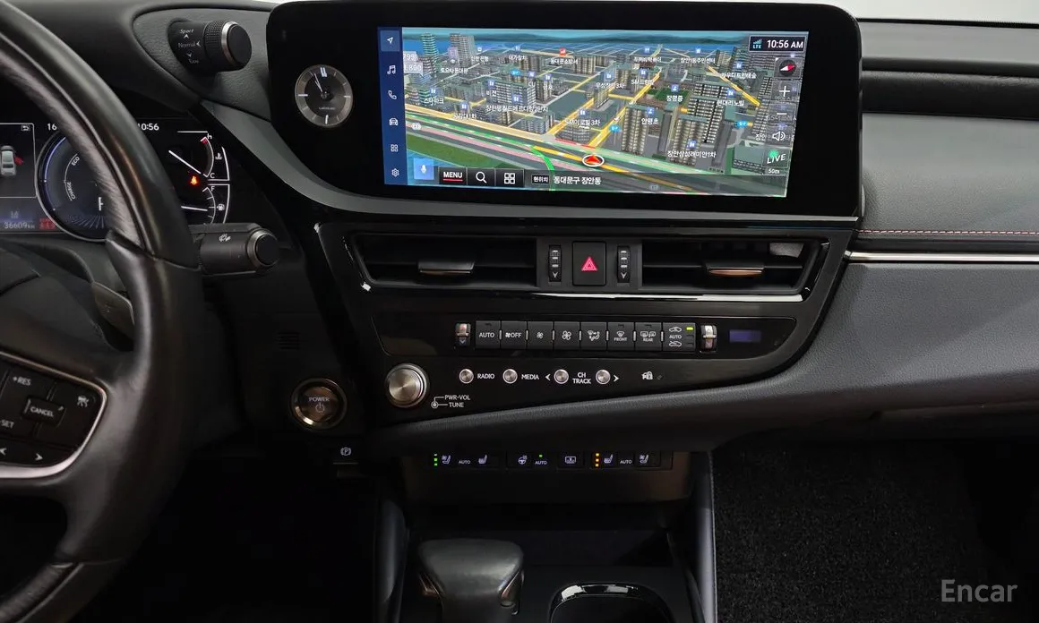 Photo 16 - Lexus ES