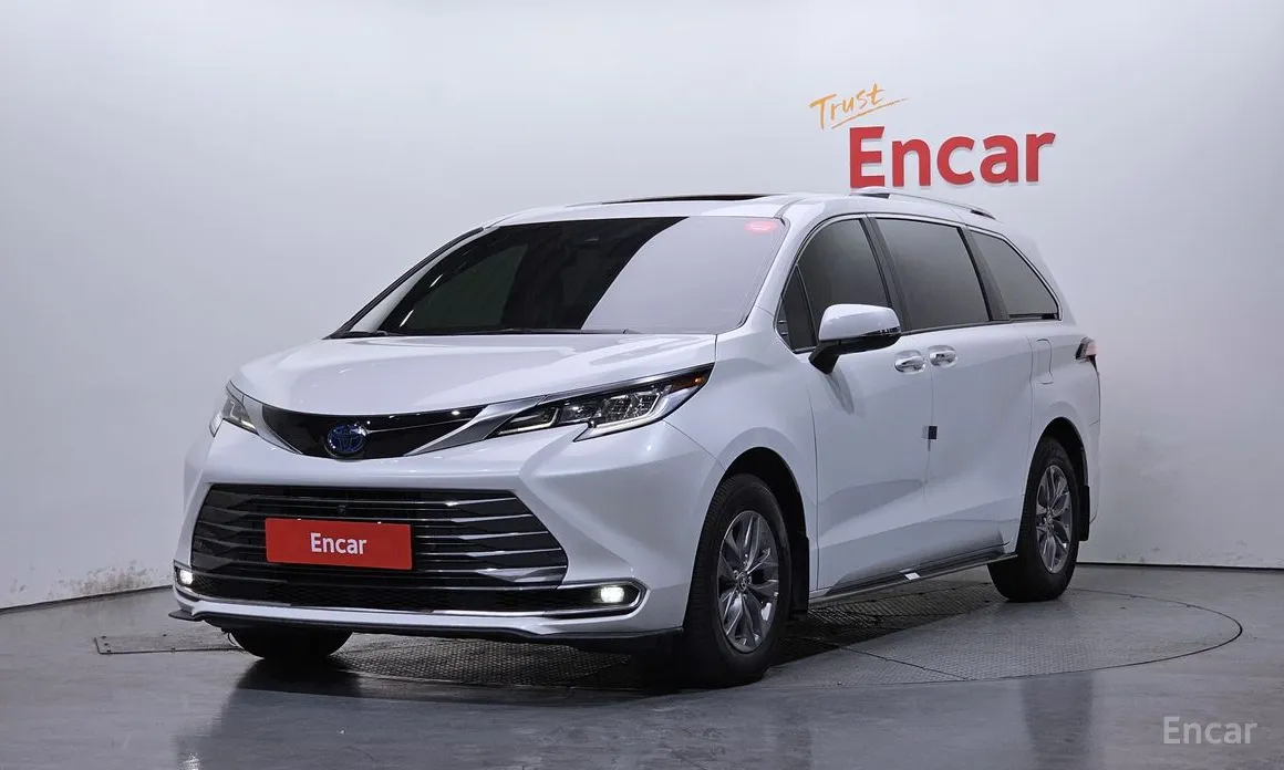 Фото 1 - Toyota Sienna