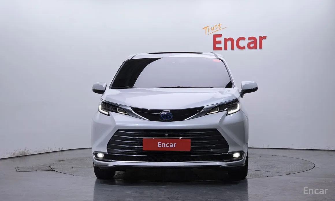 Фото 3 - Toyota Sienna