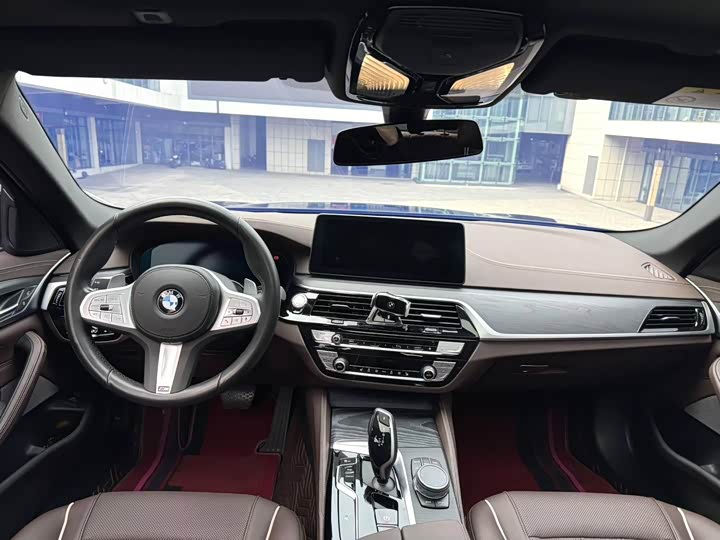 Zdjęcie 9 - BMW 5 Series