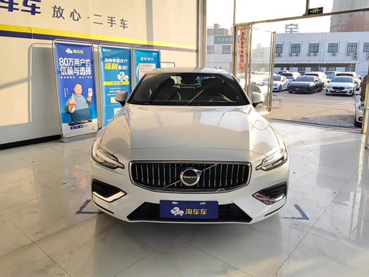 Volvo S60 2026 2026款 B4 智逸豪华版