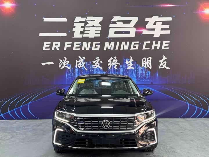 2025 Volkswagen Passat Hybrid