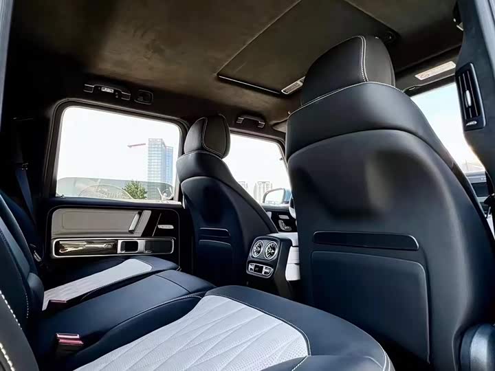 Фото 8 - Mercedes-Benz G-Class