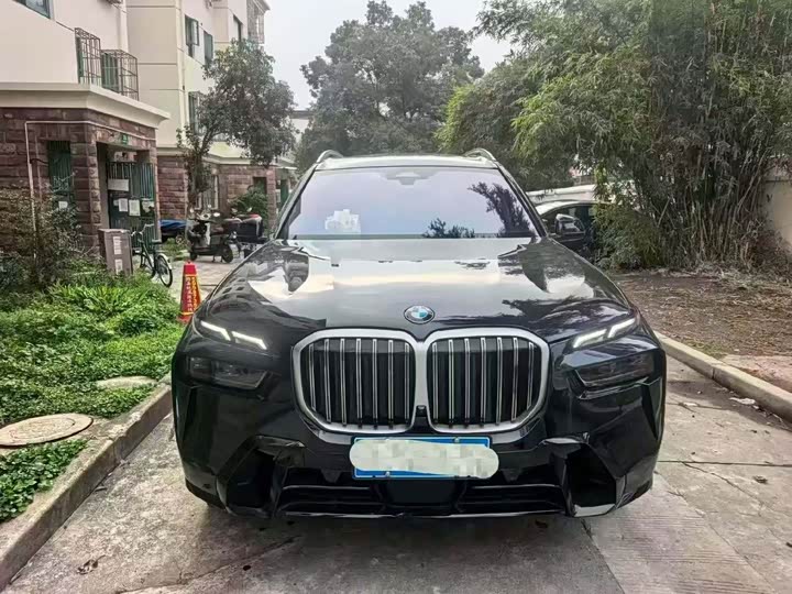 BMW X7 2024 2024款 xDrive40i 尊享型M运动套装