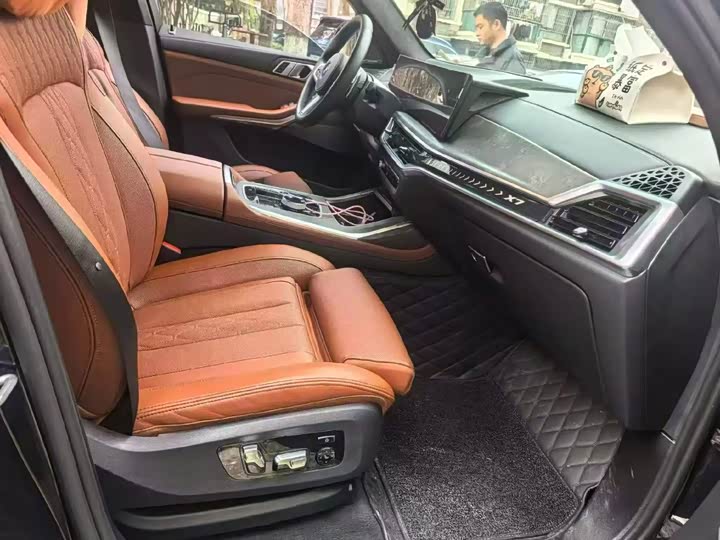 BMW X7 2024 2024款 xDrive40i 尊享型M运动套装