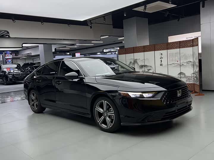 Фото 1 - Honda Accord
