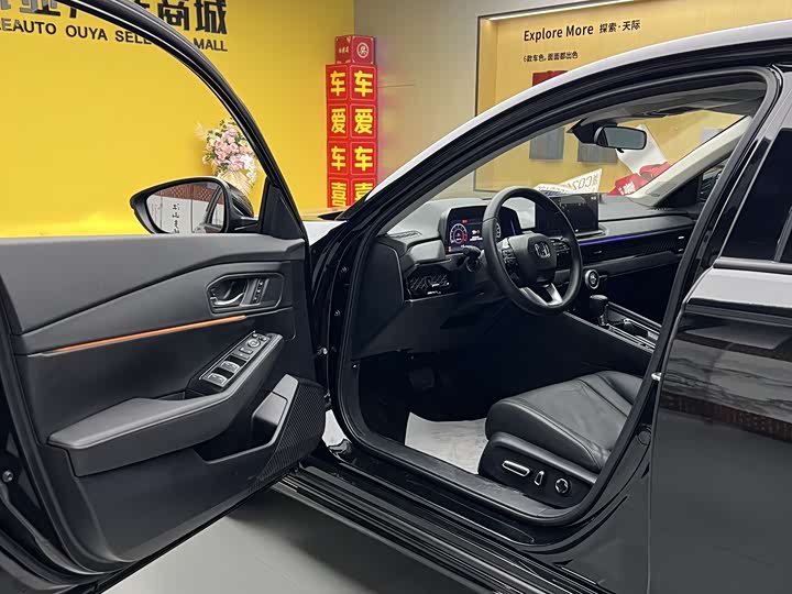 Фото 4 - Honda Accord