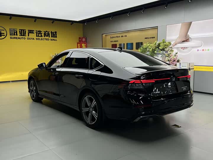 Фото 7 - Honda Accord