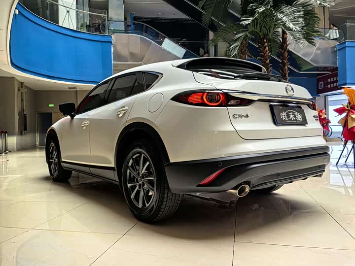 Mazda CX-4 2021 2021款 2.0L 自动两驱蓝天活力版