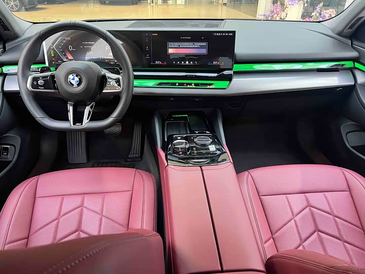 Photo 5 - BMW 5 Series