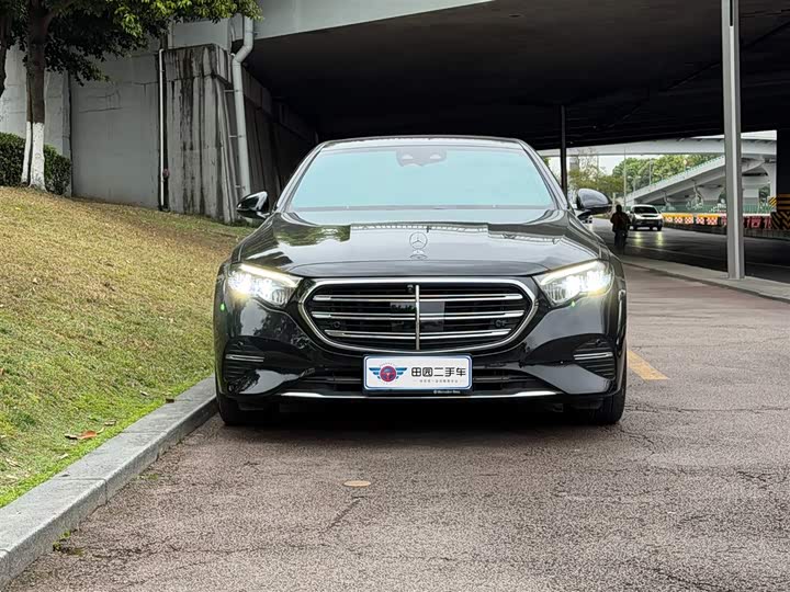 Zdjęcie 2 - Mercedes-Benz E-Class