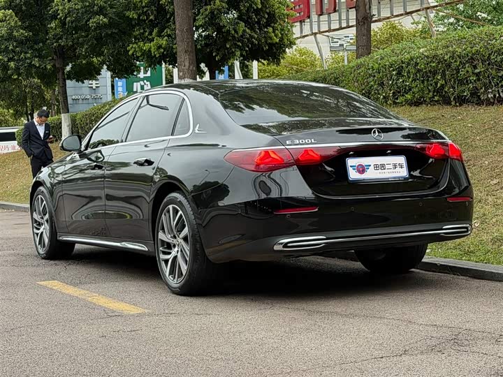 Zdjęcie 5 - Mercedes-Benz E-Class
