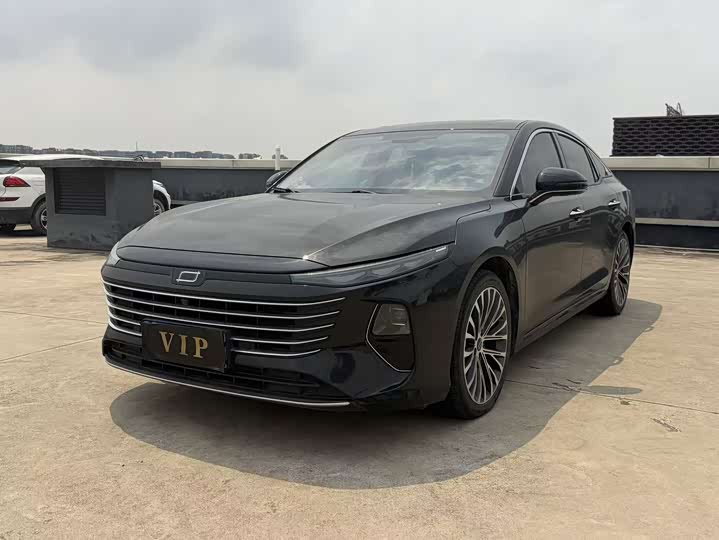 2025 Bestune B70