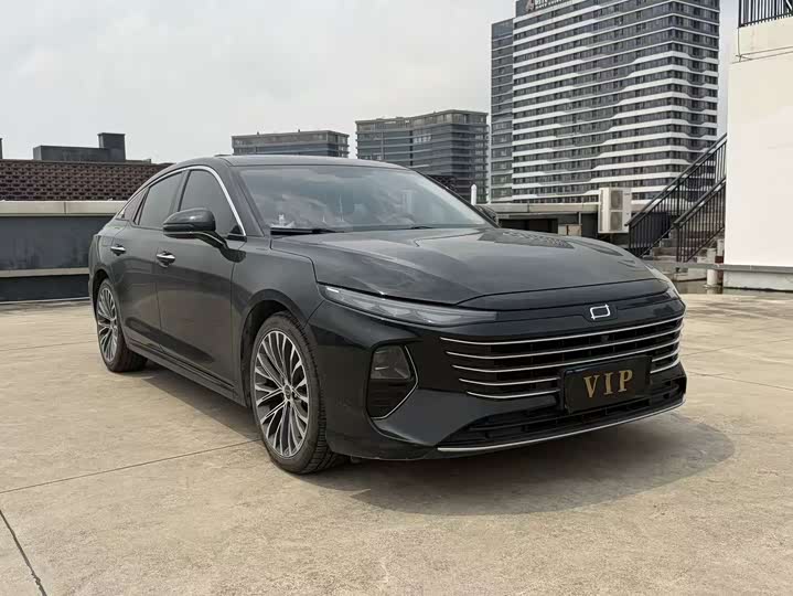 2025 Bestune B70