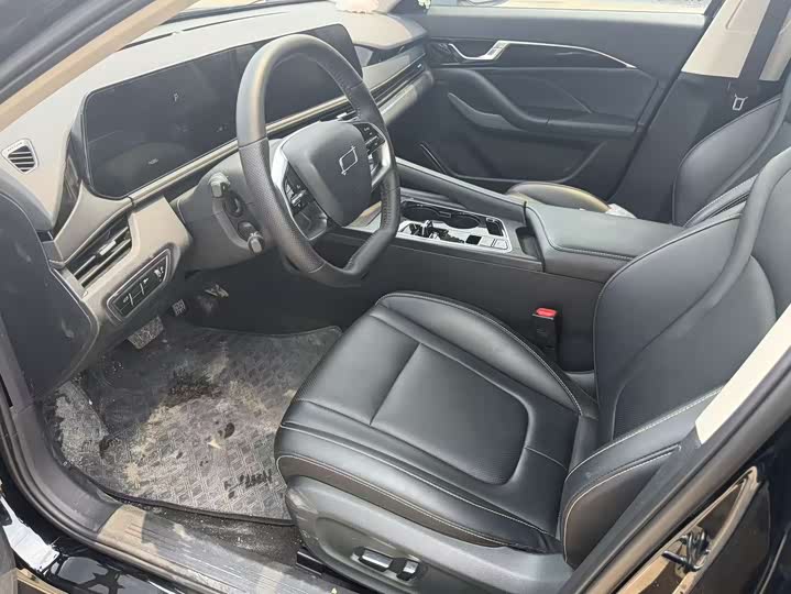 2025 Bestune B70
