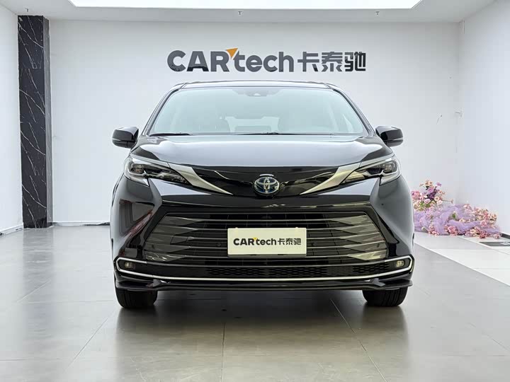 Фото 2 - Toyota Sienna