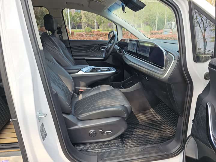 Maxus G90 2022 2022款 2.0T 星河七座版
